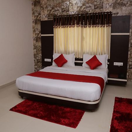 Hotel Rudra Plaza Dwārka Kültér fotó