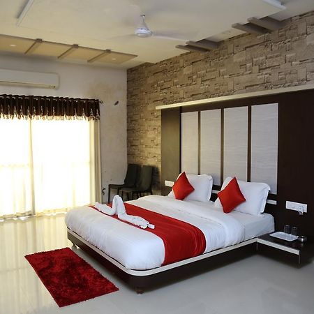 Hotel Rudra Plaza Dwārka Kültér fotó