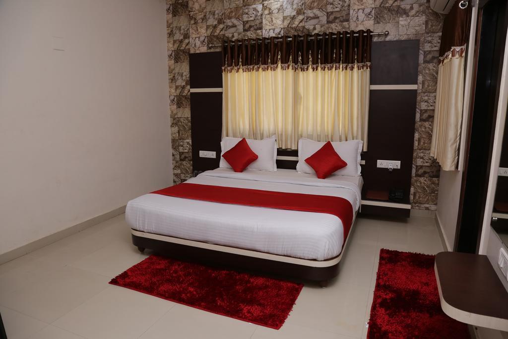 Hotel Rudra Plaza Dwārka Kültér fotó